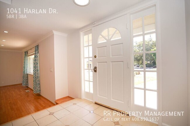 Foto del edificio - Spacious Home in Quiet West San Jose Locat...