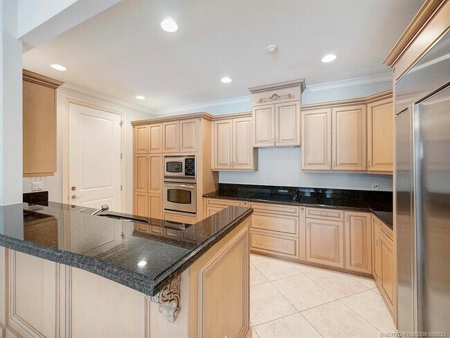 Building Photo - 941 SE Willoughby Trace