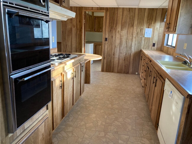 Foto del edificio - 1354 Jasmine Way