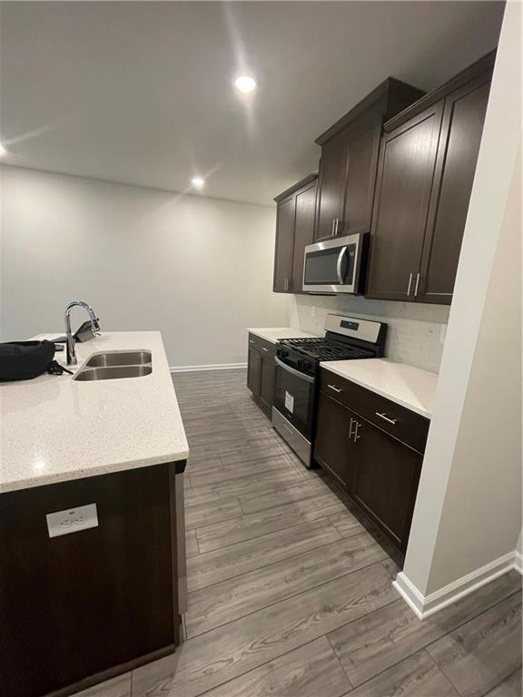 Foto del edificio - 1412 Villageside Ct