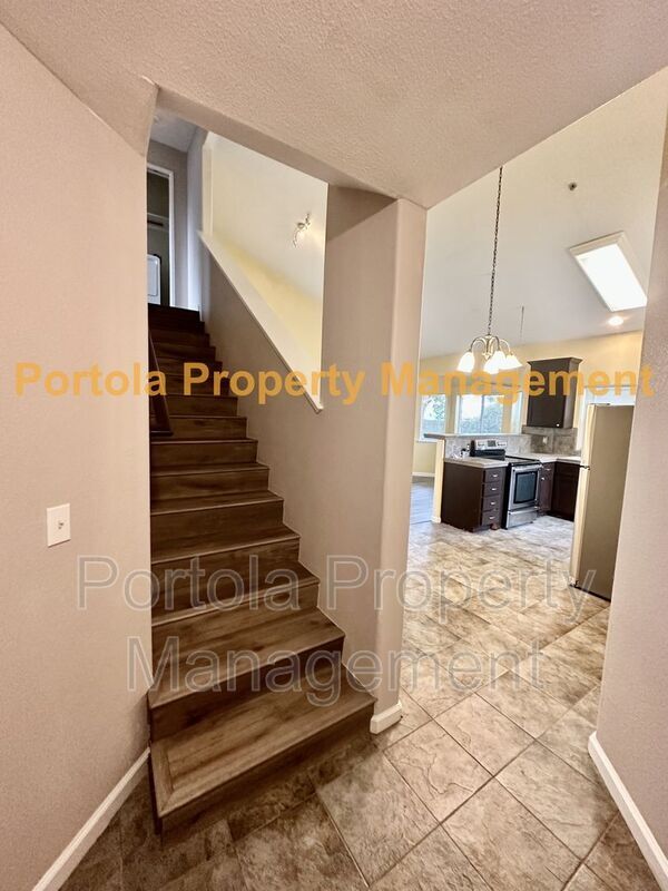 126 Hunolt St Unit A, Santa Cruz, CA 95060 Condo for Rent in Santa