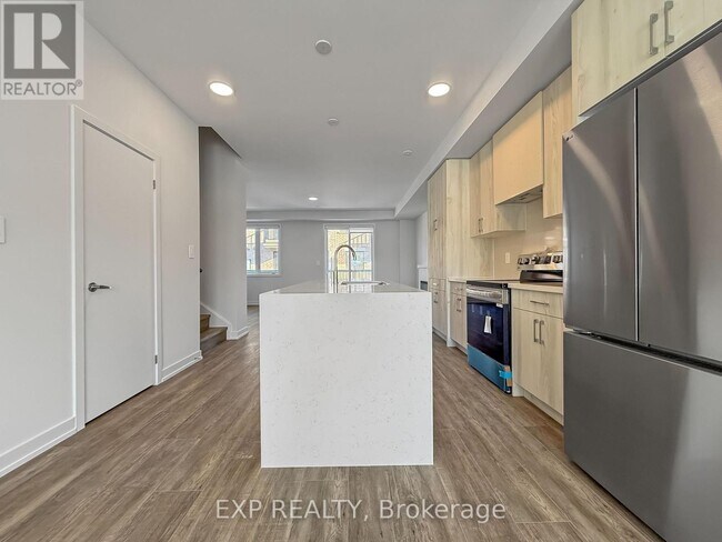 Building Photo - 15 Victor Metcalf Ln