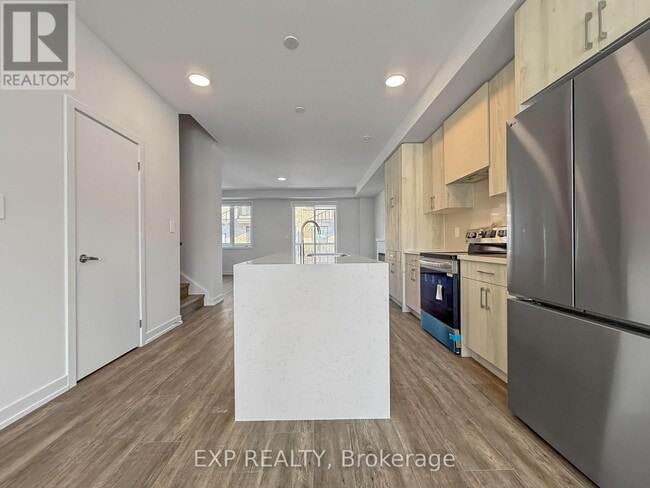 Photo du bâtiment - 15 Victor Metcalf Ln