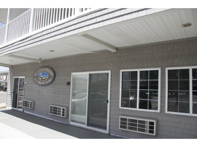 Building Photo - 6 Ashworth Ave