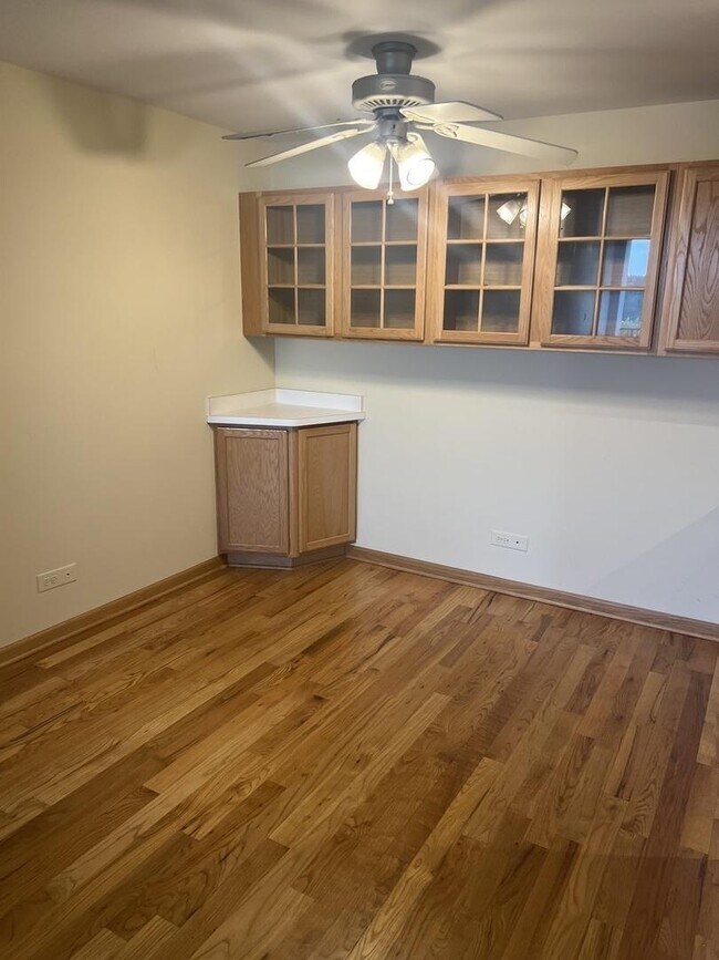 Foto del edificio - 1043 S York Rd