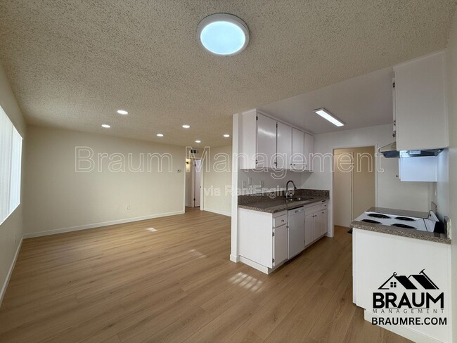 Building Photo - 5461 Kester Ave