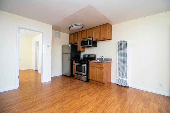 Building Photo - 6605 Shattuck Ave