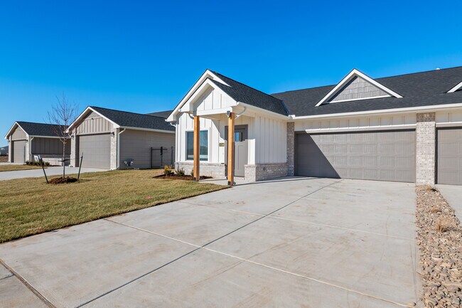 Building Photo - 3669 Azalea St