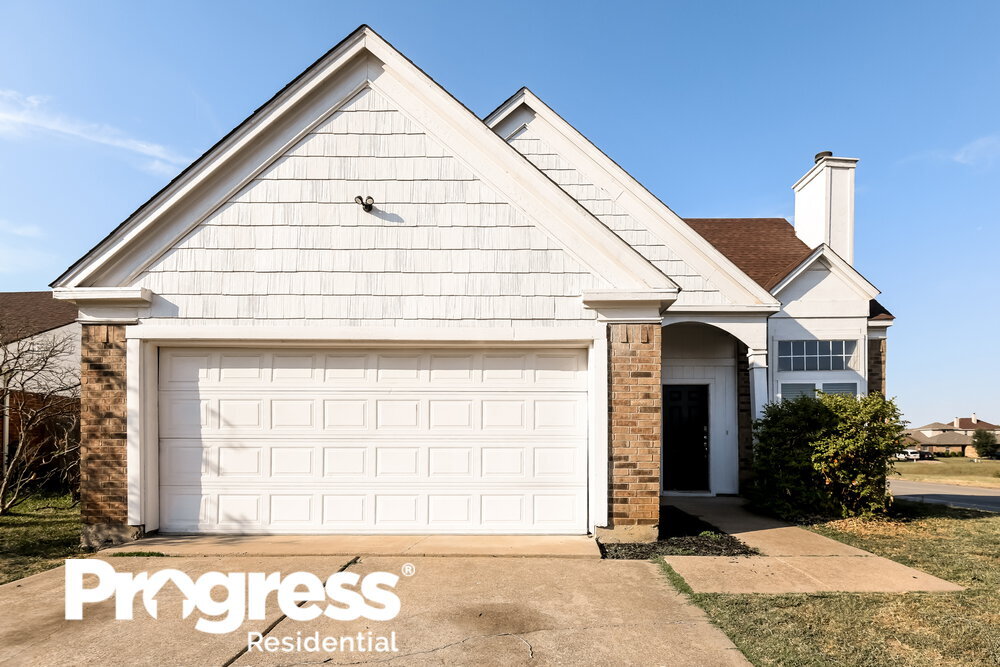 Primary Photo - 2500 Creekwood Ln