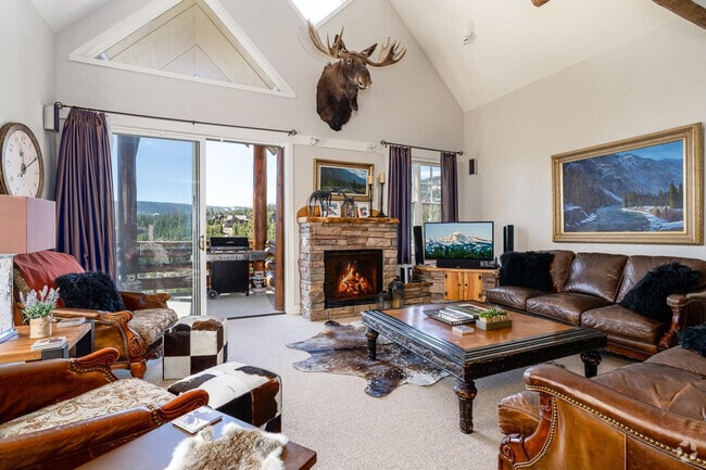 Building Photo - 4 Lower Saddle Ridge Rd