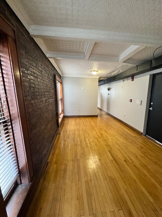 Foto del edificio - 317 Montgomery St