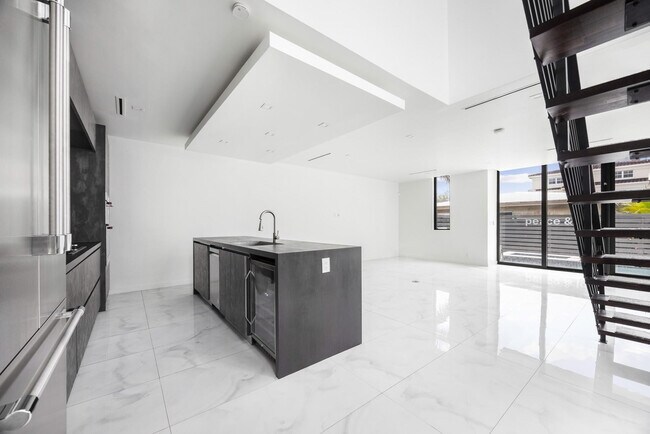 Foto del edificio - 2516 NE 21st St