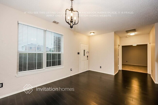 Foto del edificio - 4804 Sleepy Ridge Cir