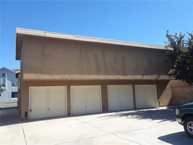 Foto del edificio - 16961 Green Ln