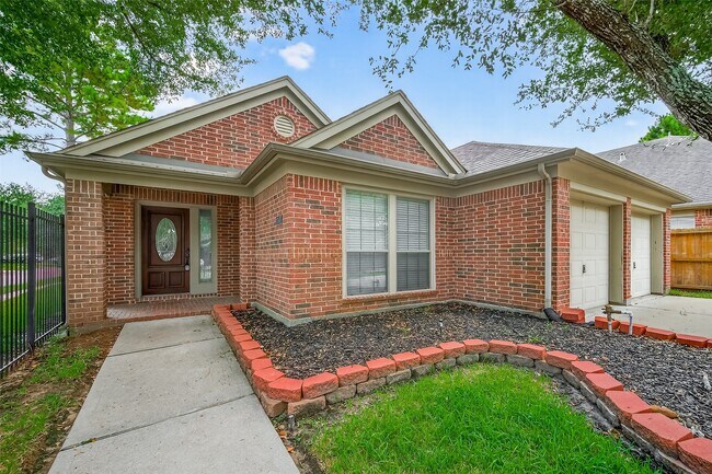 Foto del edificio - 17603 Burkhart Ridge Dr