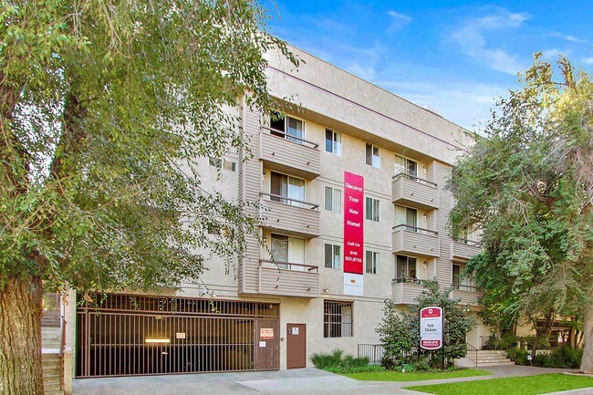 Building Photo - 14440 Dickens St