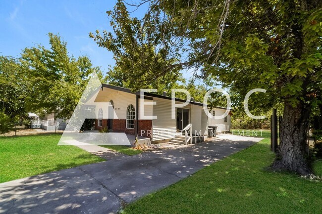 Building Photo - 1208 Karen Dr