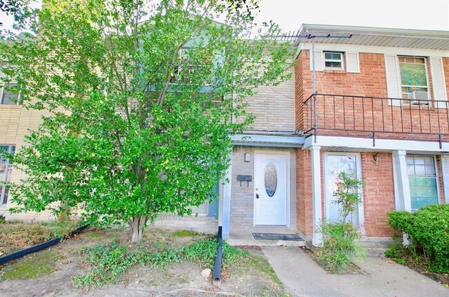 Building Photo - 8114 Fondren Rd