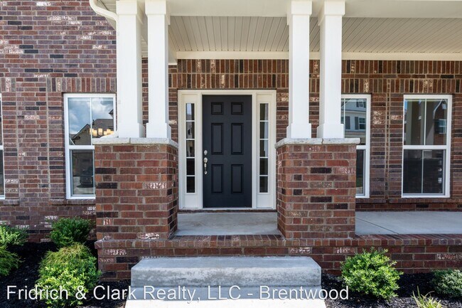 Foto del edificio - 4 br, 3.5 bath House - 4018 Foxglove Farm Dr.