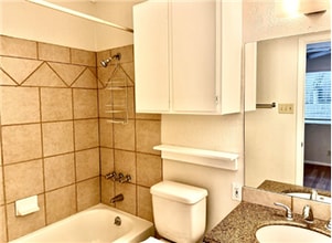 Building Photo - 9901 Hundred Oaks Cir