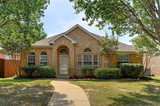 Building Photo - 2075 Garden Crest Dr