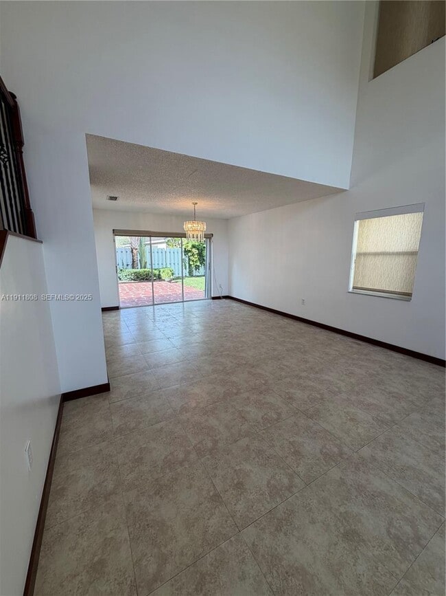 Foto del edificio - 9884 SW 154th Ct