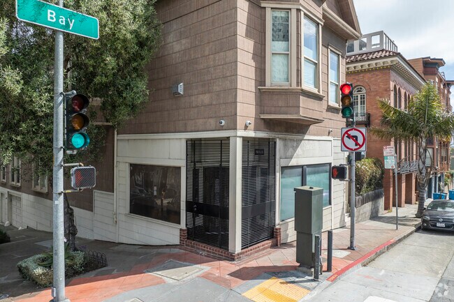 Entrance - 790-792 Bay St