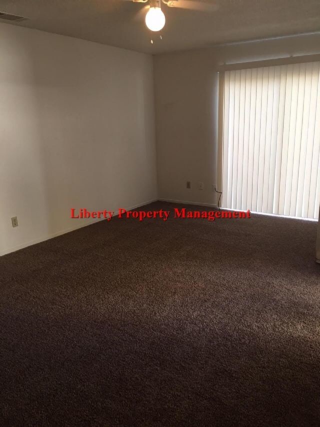 Building Photo - Apartment For Rent in Fresno