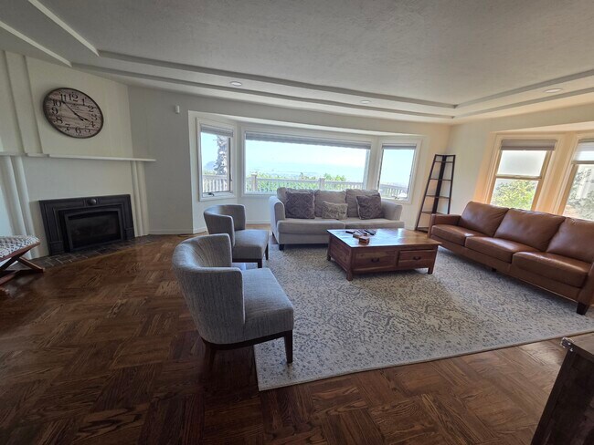 Foto del edificio - 7234 View Ave
