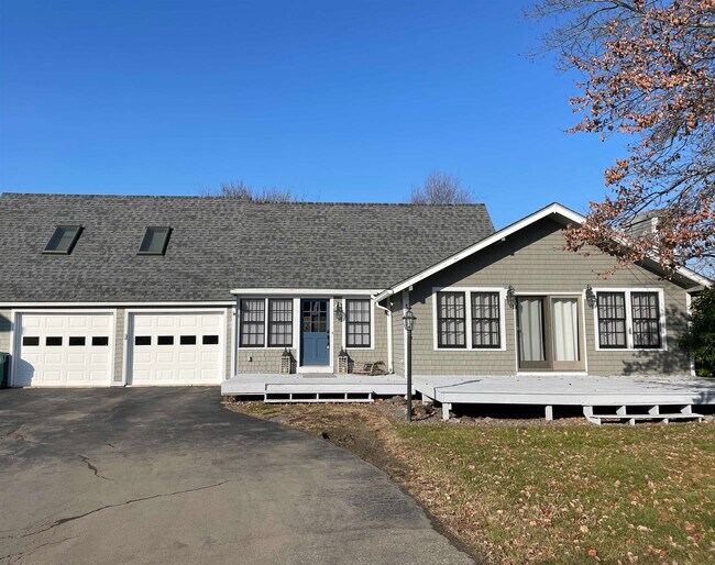 Building Photo - 126 Kings Hwy