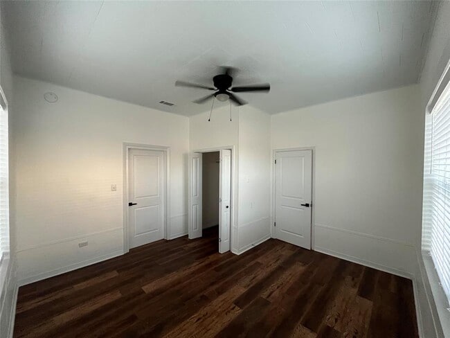 Building Photo - 501 N Doak St