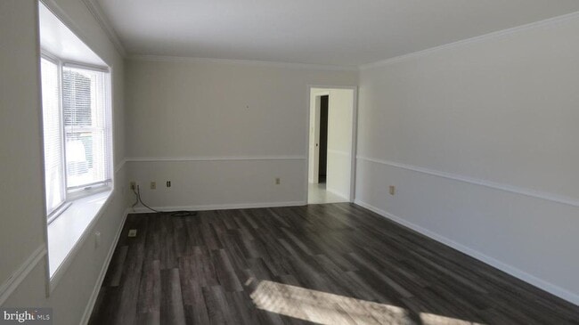 Building Photo - 1043 W Areba Ave