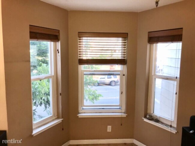Building Photo - 2 br, 1 bath Condo - 1390 South Van Ness