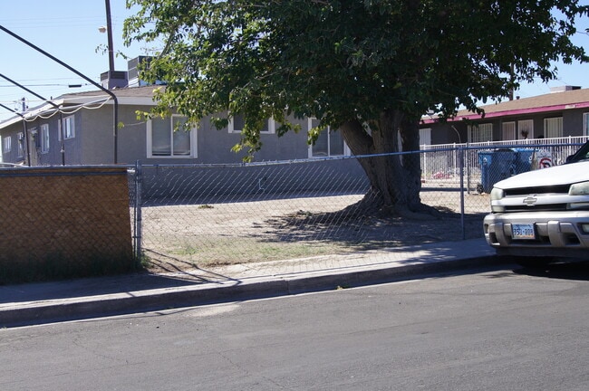 Building Photo - 313 Paul Ave