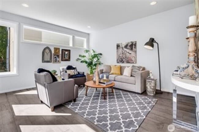 Foto del edificio - 732 26th Ave S