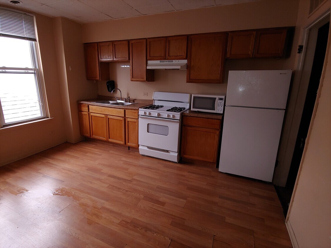 Primary Photo - 1062 W Polk St