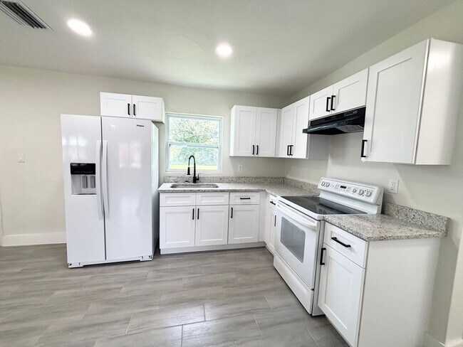 Foto del edificio - 579/581 WOOD AVE