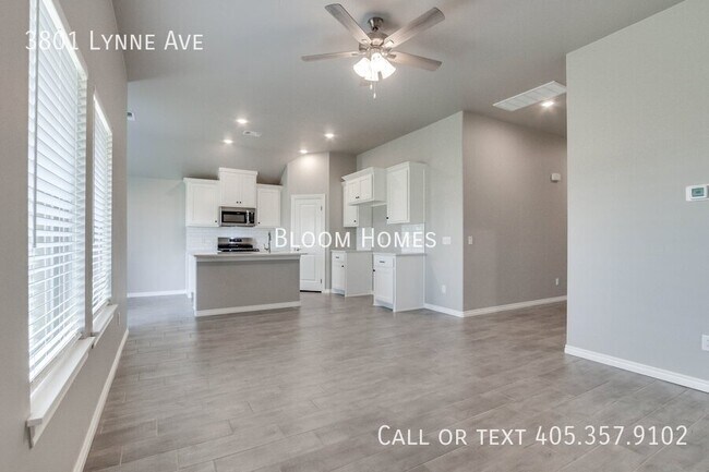 Building Photo - 3801 Lynne Ave