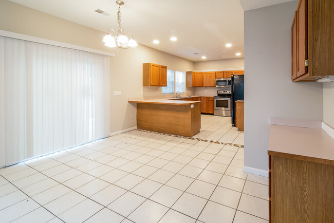 Foto del edificio - Large Goose Creek Home