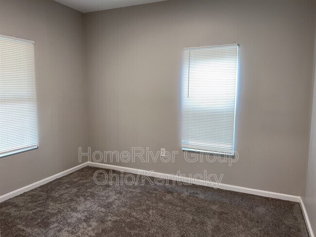 Foto del edificio - 702 Inverness Ave