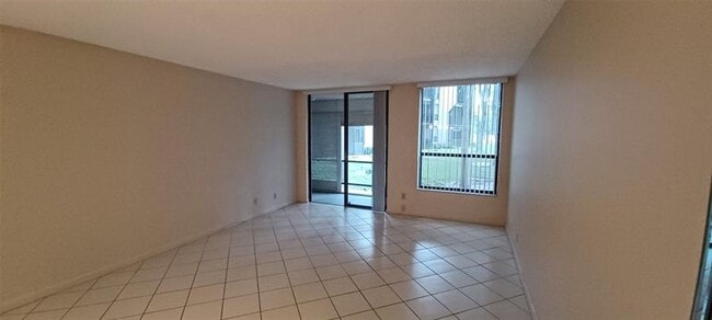 Building Photo - 6751 N University Dr