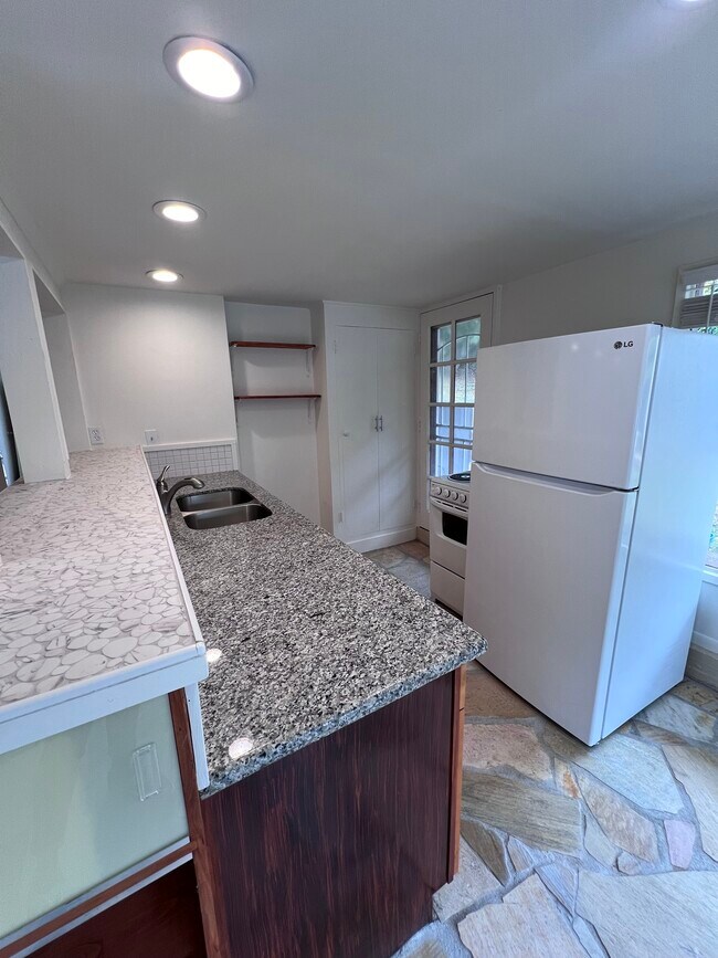 Kitchen - 99-1053 Halawa Heights Rd