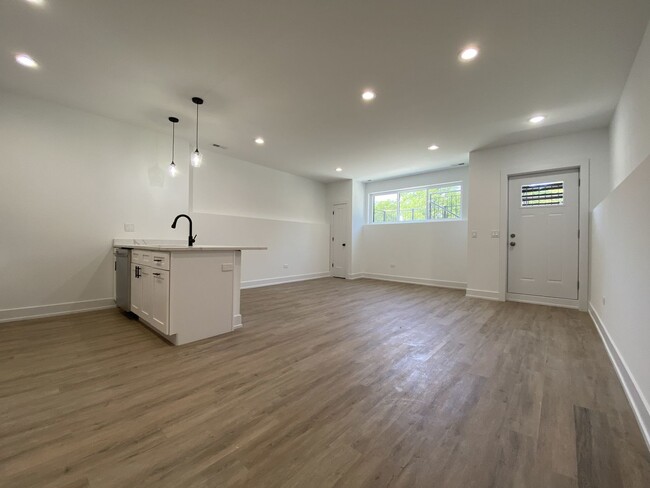 Foto del edificio - 4047 S Prairie Ave