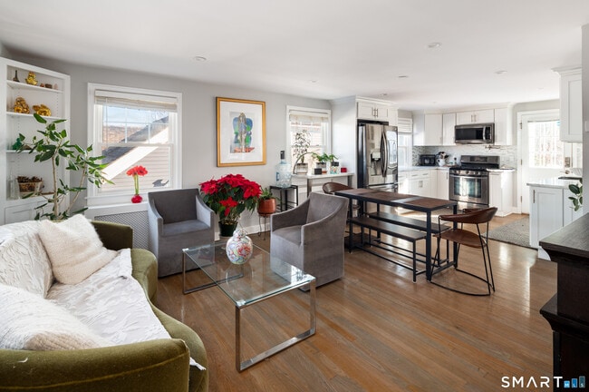 Foto del edificio - 191 Hobart Ave