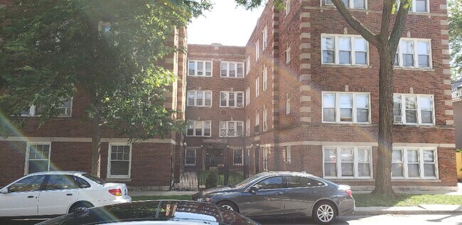 Foto del edificio - 908 Lyman Ave