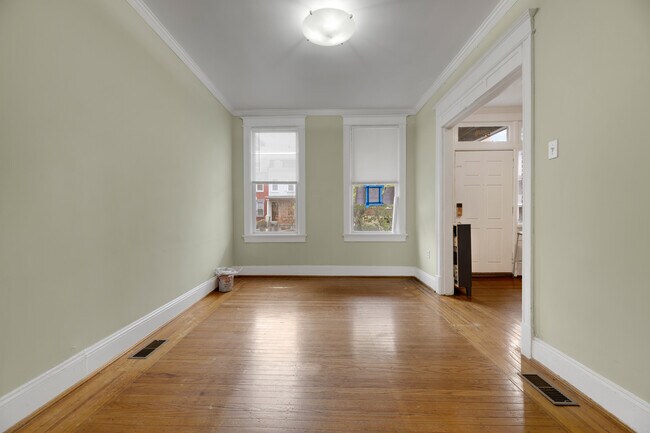 Foto del edificio - 534 Irving St NW