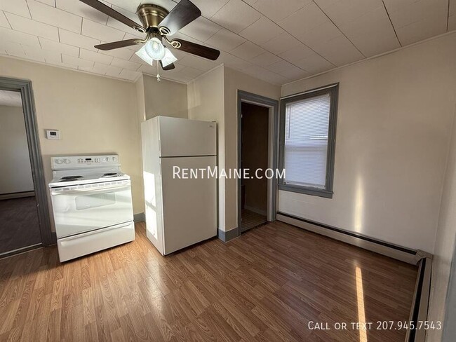 Foto del edificio - 600 S Main St