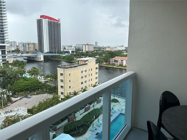 Foto del edificio - 3800 S Ocean Dr