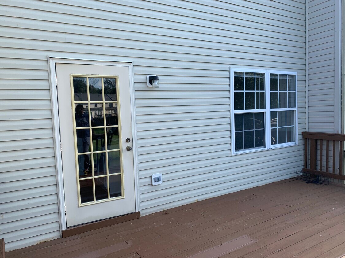 Primary Photo - 1407 Meadow Dr