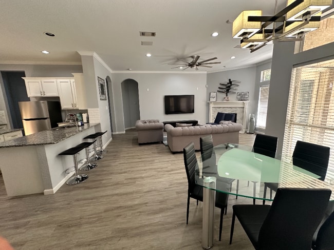 Foto del edificio - 2506 Spring Hill Ln